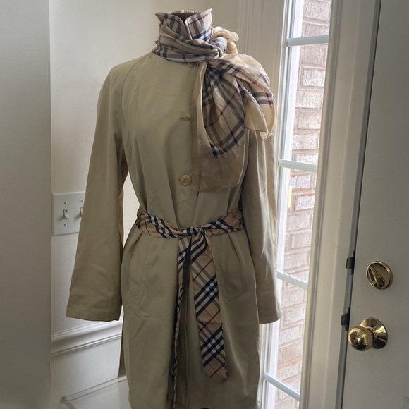 Burberry Camden Heritage Car Coat - Picture 8 of 16